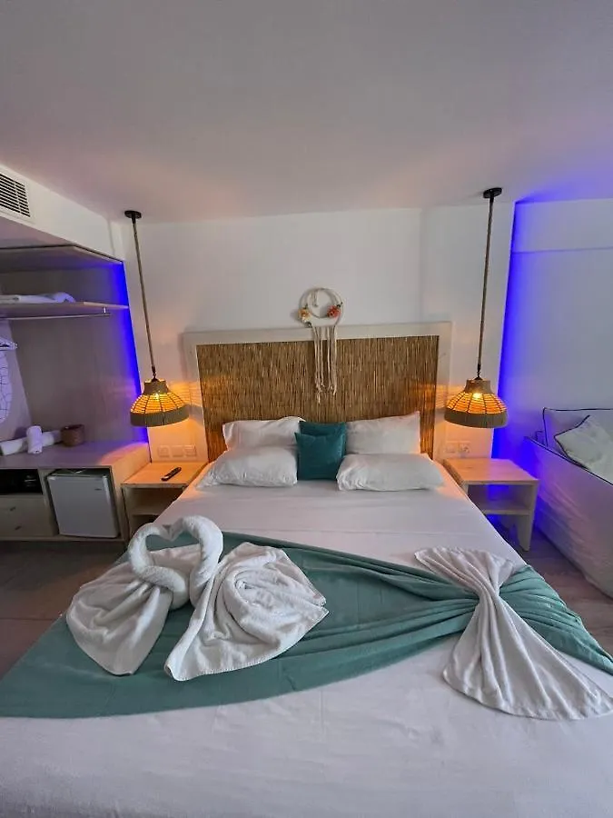 Bed & Breakfast Ocean Dreams Suites - By The Harbour Ayia Napa Cyprus