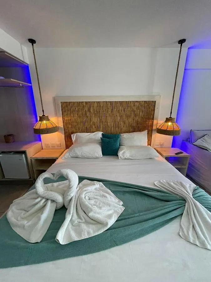 Bed & Breakfast Ocean Dreams Suites - By The Harbour Ayia Napa