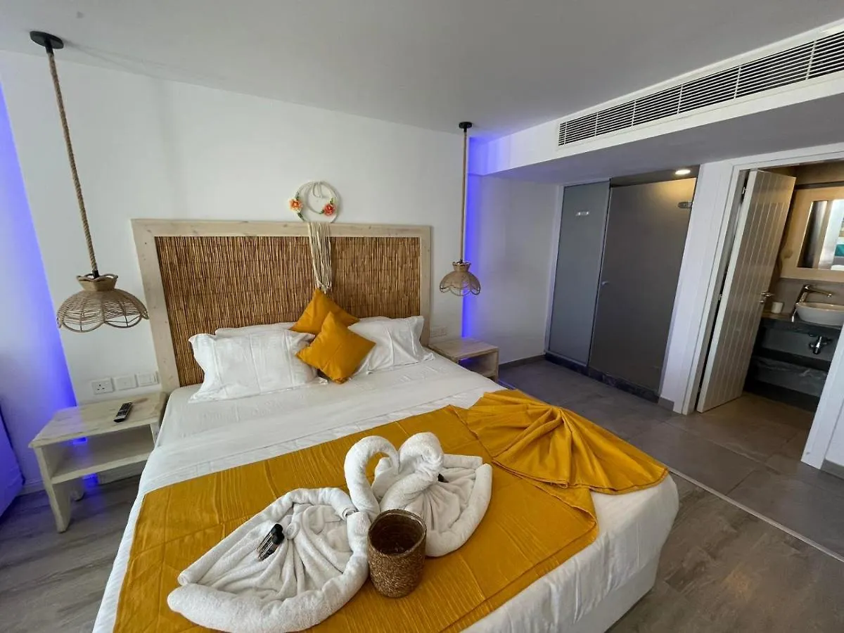 Bed & Breakfast Ocean Dreams Suites - By The Harbour Ayia Napa